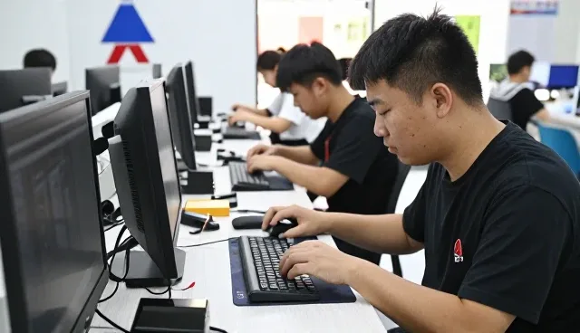 施工现场需求推动坚持诚信经营优化升级